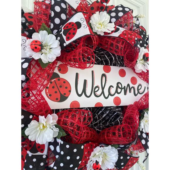 Ladybug Welcome Wreath – Handmade Red & Black Deco Mesh Door Decor with Florals - Picture 3 of 9